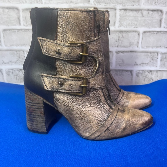 🦅•FREEBIRD BY STEVEN• Joey Pewter Ankle Booties Size 9 Dust Bags Included